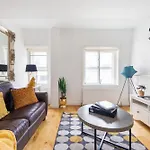 Prime Location One-Bed By Bond Street